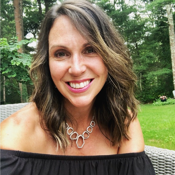 Meet your Posher, Cindi - Picture 1 of 1